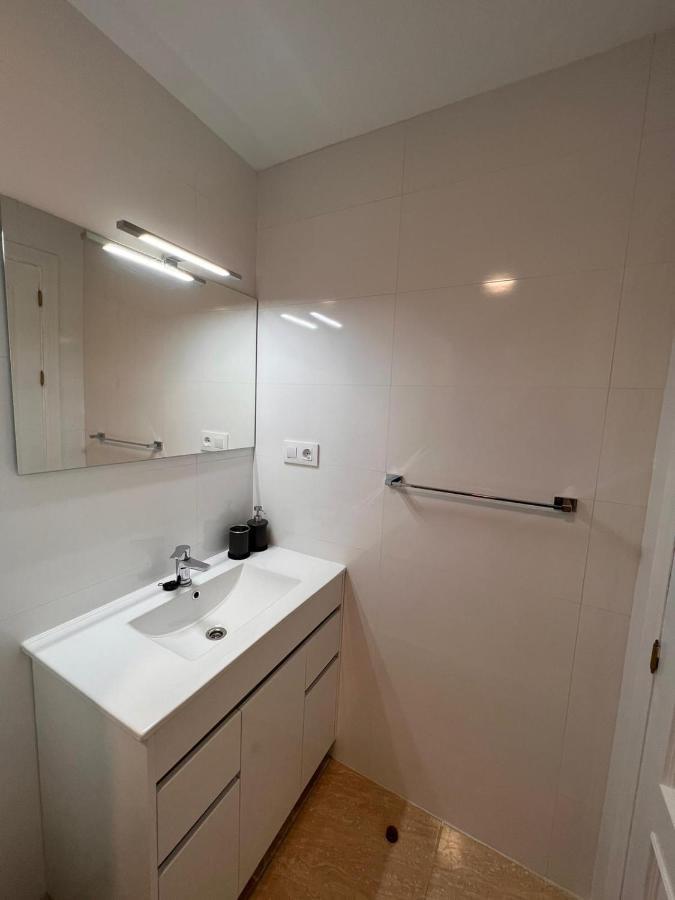 Torremolinos Centro - Beautiful , Newly Renovated 2 Bedroom Apartment Eksteriør billede